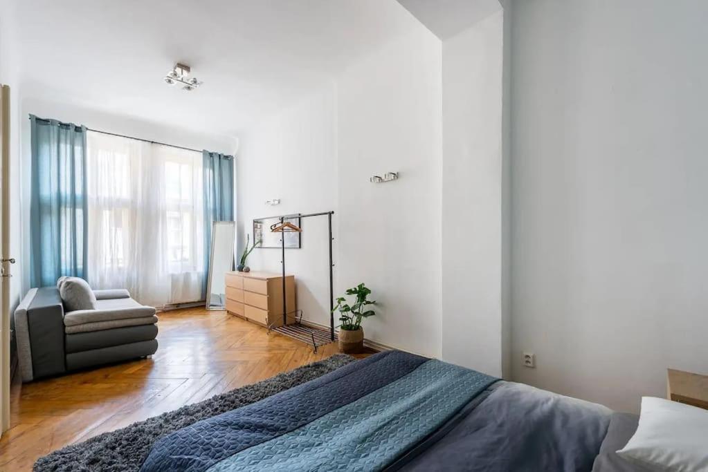 פראג Spacious Apartment With Balcony At Wenceslas Sq מראה חיצוני תמונה