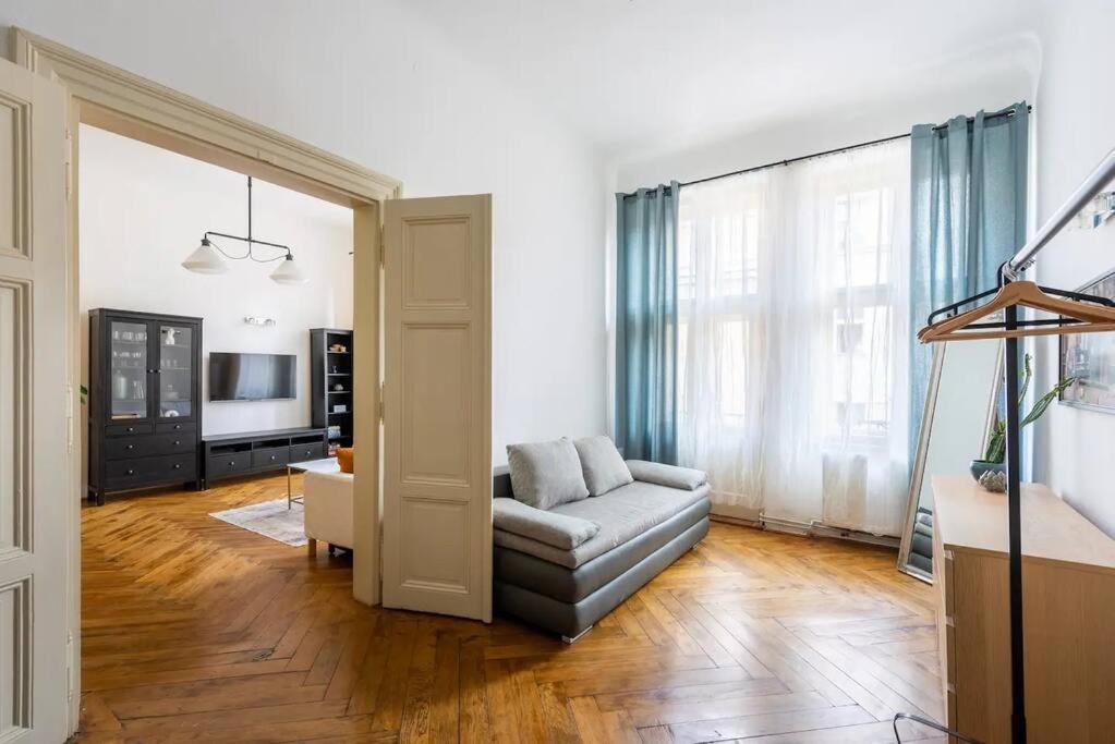 פראג Spacious Apartment With Balcony At Wenceslas Sq מראה חיצוני תמונה